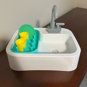 Lovevery Kids Play Sink Set